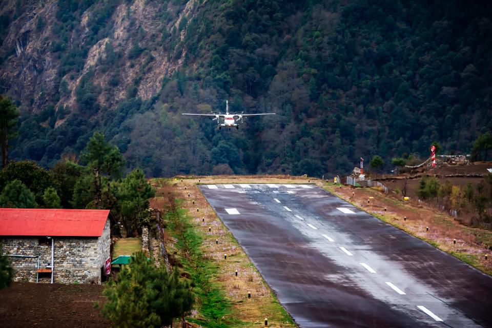 lukla airport everest base camp